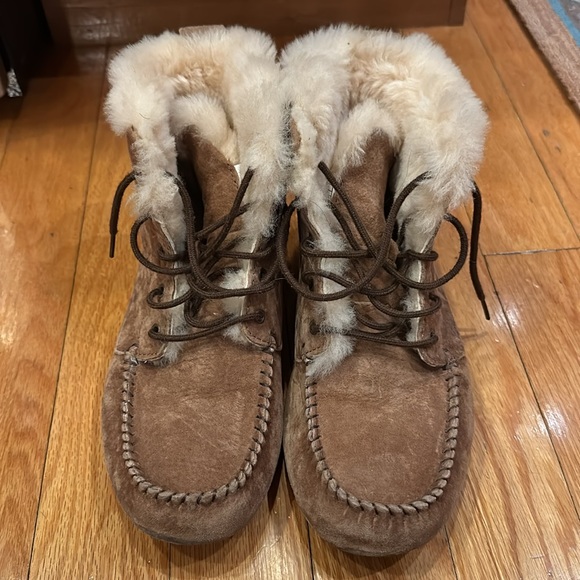UGG Boots - Picture 4 of 9